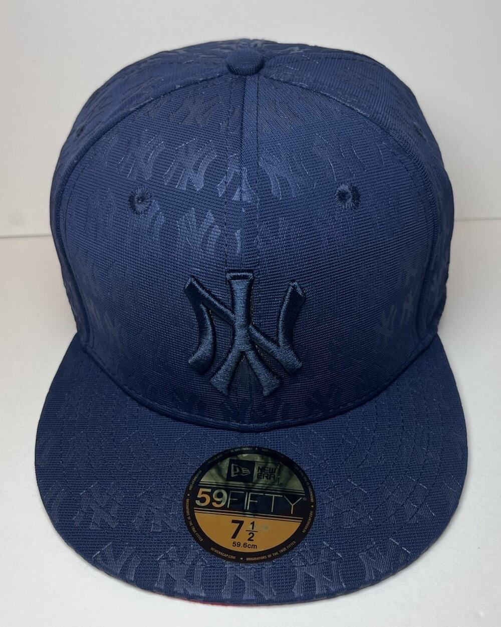 New Era 59FIFTY NY Yankees Monogram Pattern Fitted Hat Size 7 1/2 Red Bottom